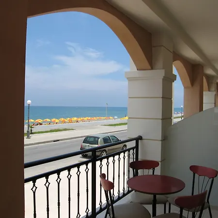 Blue Sky Appart hôtel 3*